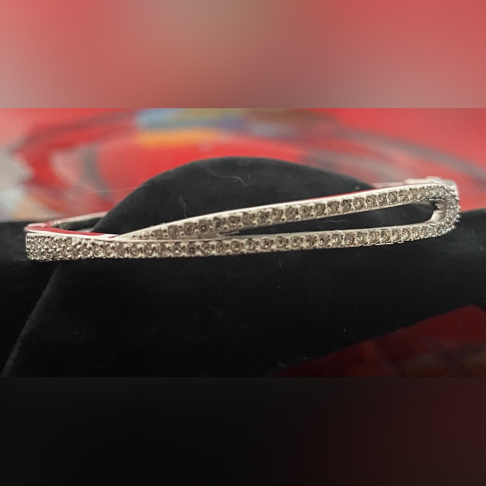 Swarovski Crystal - Vintage - Silver Bangle Bracelet w Clasp